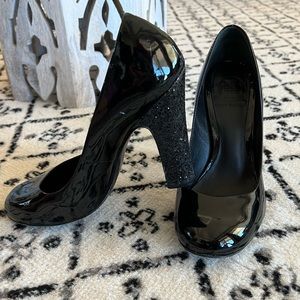 Tory Burch!!! Black patent leather and glitter Colin heels 7.5